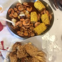 Yummi Crab Boiling Seafood and Bar - Shrimp boil, and a fried basket combo