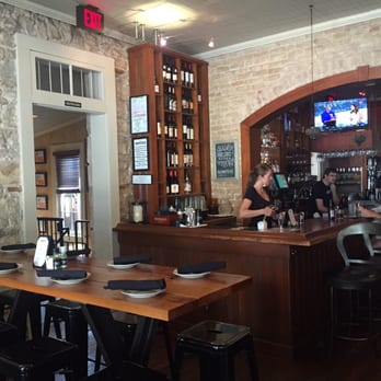 Moonshine Grill - The bar - Southern Near Me - Austin, Texas