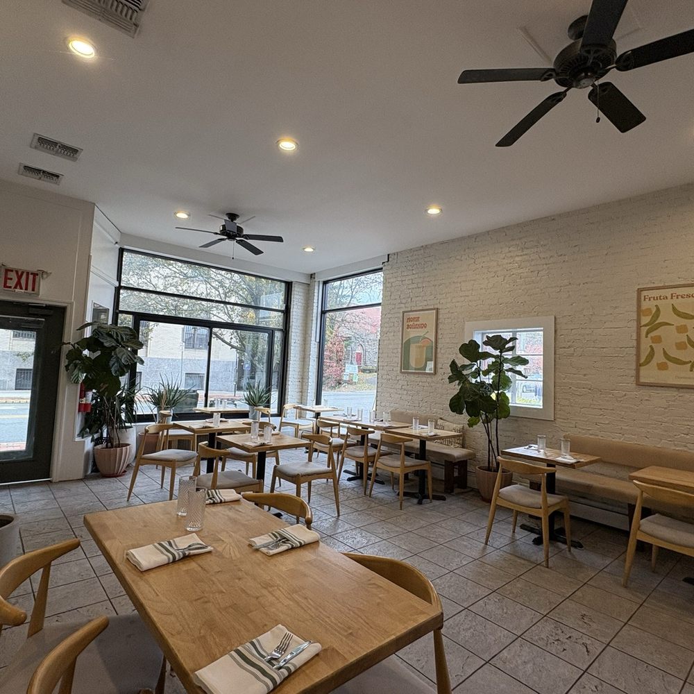 Libélula Bakery and Kitchen - Bright, open and inviting - Dominican Near Me - Montclair, New Jersey Libélula Bakery and Kitchen - Bright, open and inviting - Dominican Near Me - Montclair, New Jersey