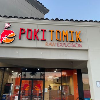 Pokitomik - the front entrance of a restaurant - Poke Near Me - Montebello, California