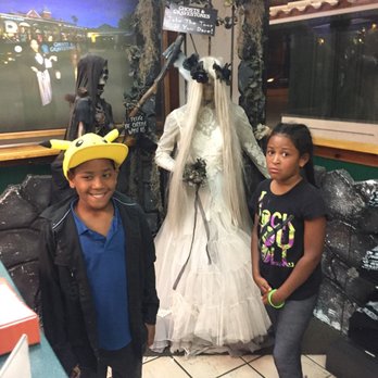 Ghosts & Gravestones - Gearing up for the ghostly fun. - Historical Tours Near Me - Saint Augustine, Florida