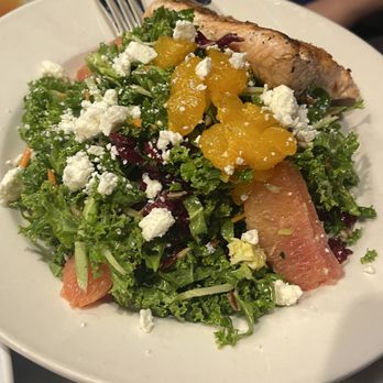 Café Hollywood at Planet Hollywood Resort & Casino - Citrus Kale w/salmon - American Near Me - Las Vegas, Nevada