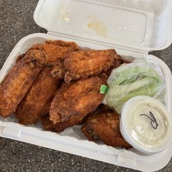 Valley Peetza - Massive wings!