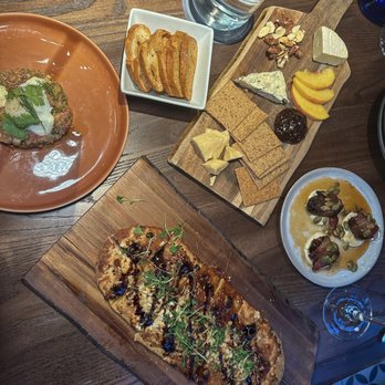 Copper Vine Inn - fig & goat cheese flat bread, dates, cheese plate, beef tartare - Wine Bars Near Me - New Orleans, Louisiana