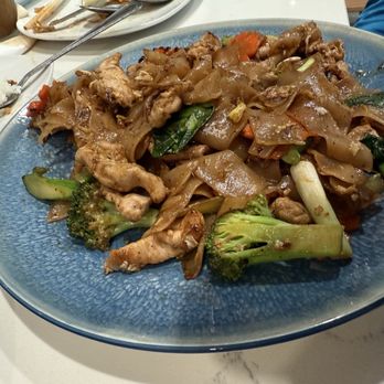 Bowl Thai Cafe - 2. Pad See Ew - Thai Near Me - New Smyrna Beach, Florida