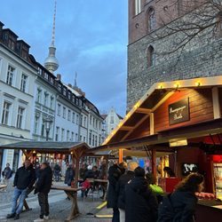 Nikolaiviertel - Feuerzangenbowle im Nikolaviertel zur Weihnachtszeit