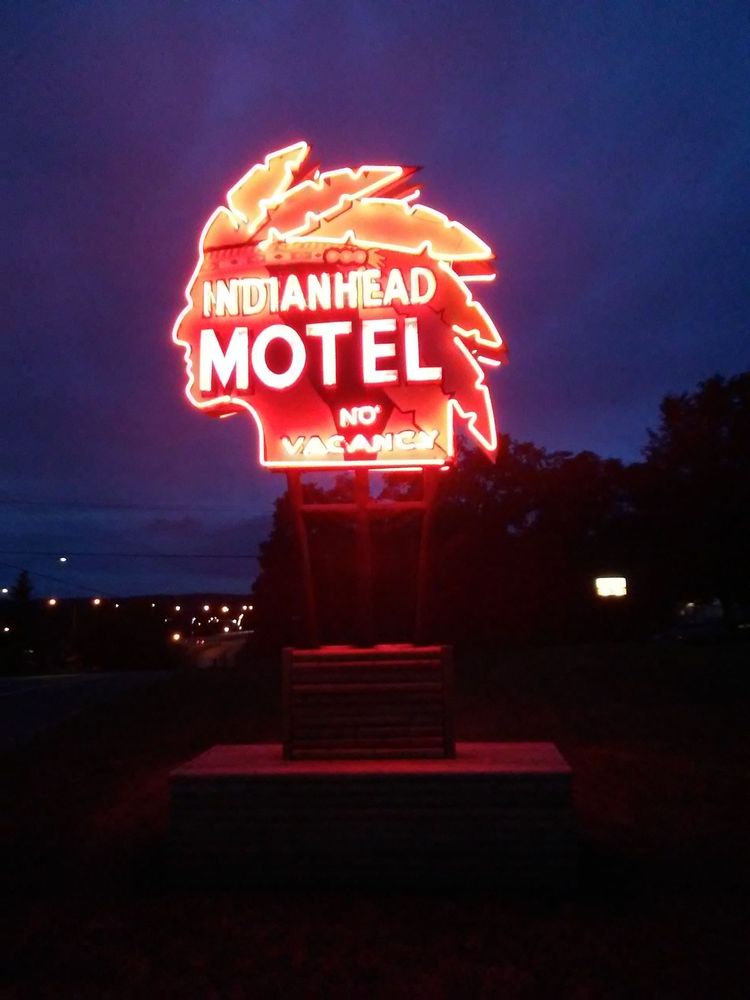 INDIANHEAD MOTEL Updated October 2024 501 Summit Ave, Chippewa