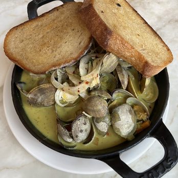 Ben Paris - Curry Manilla Clams - New American Near Me - Seattle, Washington Ben Paris - Curry Manilla Clams - New American Near Me - Seattle, Washington