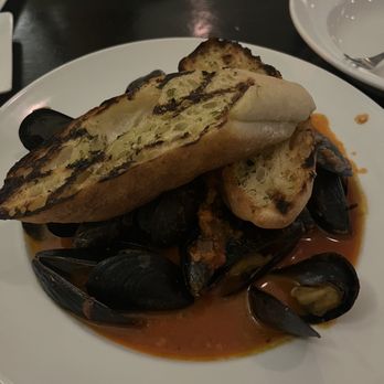 Shorebreak Lodge - Mussels with Tomato Chorizo Sauce - New American Near Me - Rehoboth Beach, Delaware