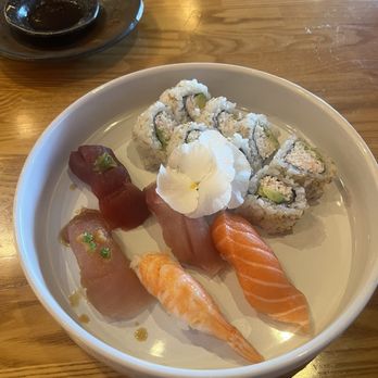 Yen Sushi & Sake Bar - Yen Sushi Combi A - Japanese Near Me - Studio City, California