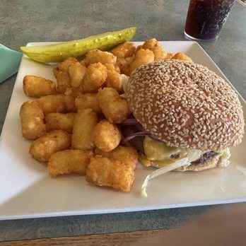 Flip Flopz - Smash burger and tater tots - Bars Near Me - Wildwood, New Jersey