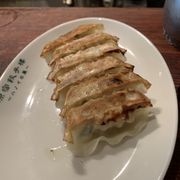 Photo of 原宿餃子樓 - Shibuya, 東京都, Japan. 1 order Fried garlic and chive dumplings