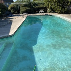 Platinum Pro Pool Service - After Platinum Pro hired, new filter and CLEAN filters.