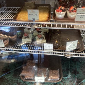 Fendu Boulangerie - First time seeing tiramisu! - Bakeries Near Me - Honolulu, Hawaii