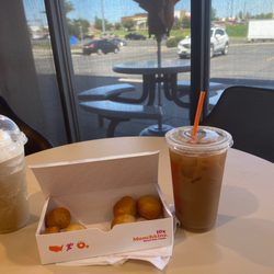 Dunkin' - Butter Pecan Latte and Munchkins!
