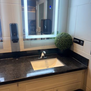 Quotes Willowbrook - Clean bathroom! - Breakfast & Brunch Near Me - Houston, Texas