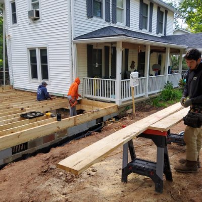 P I Construction Logo