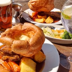 The Antelope - Delicious Sunday Roast.
