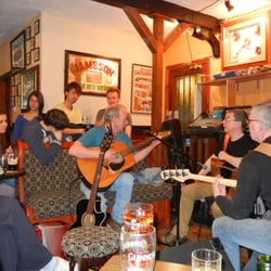 The Reel Inn - Band