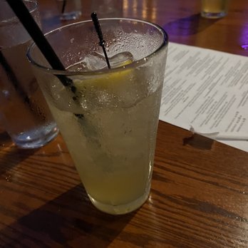 Captains Quarters Riverside Grille - Bourbon Lemonade - Seafood Near Me - Prospect, Kentucky Captains Quarters Riverside Grille - Bourbon Lemonade - Seafood Near Me - Prospect, Kentucky
