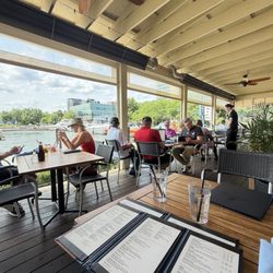 Snug Harbour - Ambience, by the water