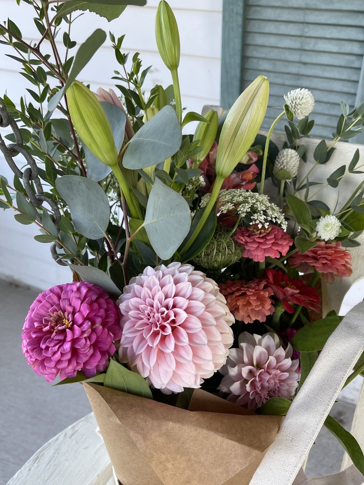 EARL GREY FIELDSFLOWER FARM Request Information 2302 E 1000th N