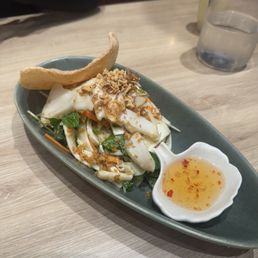 Tubers salad with conk snails