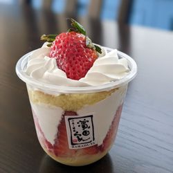 Hamadaya Bakery - Strawberry short cake in a cup
