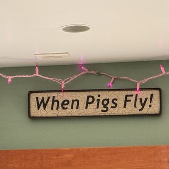 When Pigs Fly - Interior - Breakfast & Brunch Near Me - Waterford, Connecticut