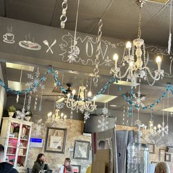 Ghinis French Caffe