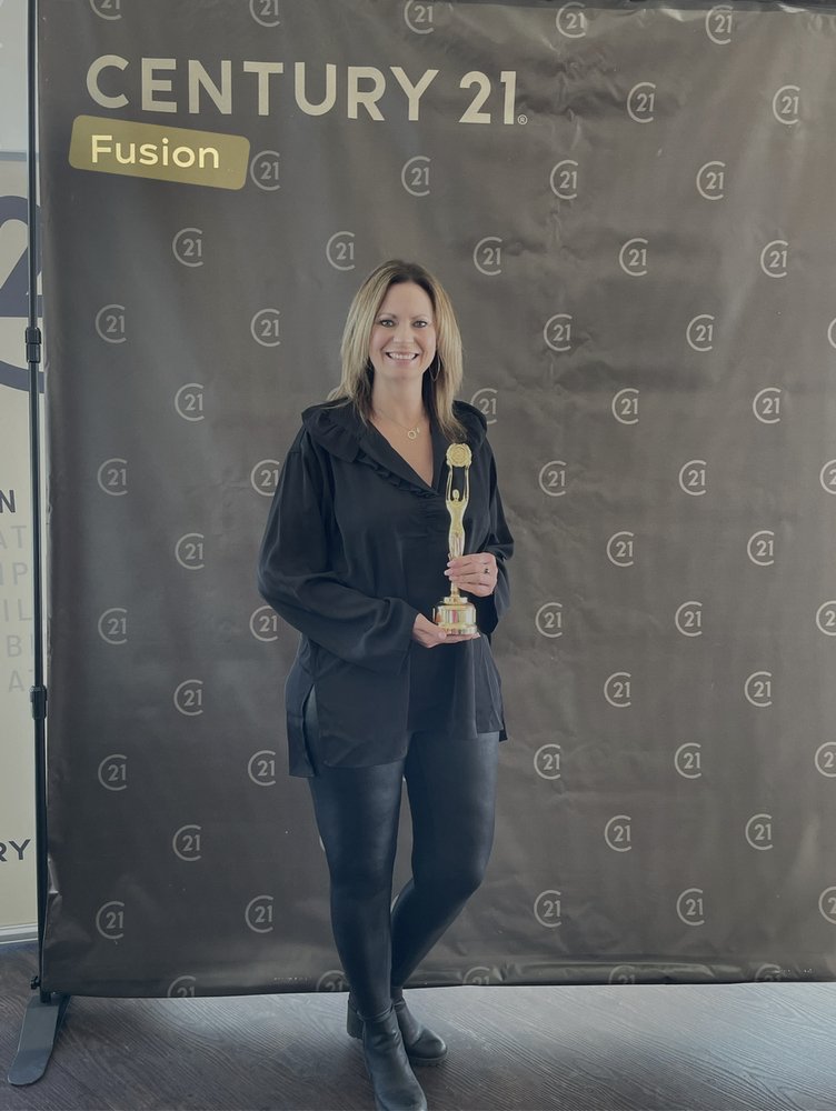 LISA MUELLER CENTURY 21 FUSION Updated July 2024 Contact Agent