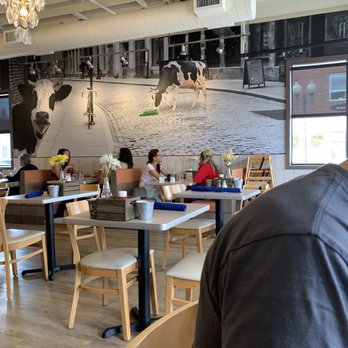 Buttermilk's Farmhouse - Really pretty inside. - Breakfast & Brunch Near Me - Patchogue, New York