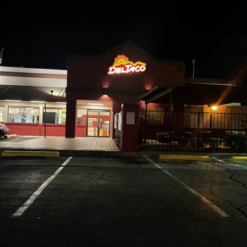 Del Taco - Restaurant front - Mexican Near Me - Albuquerque, New Mexico