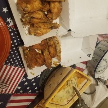 Buffalo Wild Wings - a box of buffalo wings and a box of chicken wings - American Near Me - Peru, Illinois