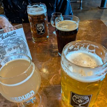 Medusa Brewing Company - Seltzer - strawberry lemonade, Duchovni award winner, - Breweries Near Me - Hudson, Massachusetts