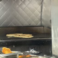Rinconcito Salvadoreno - Pupusas being cooked fresh