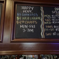 Park Street Tavern - Happy hour M-F 3-7p