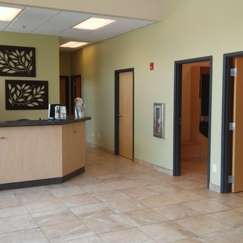 Oakhurst Animal Hospital - Waiting Room at Oakhurst Animal Clinic. - Veterinarians Near Me - Aurora, Illinois Oakhurst Animal Hospital - Waiting Room at Oakhurst Animal Clinic. - Veterinarians Near Me - Aurora, Illinois