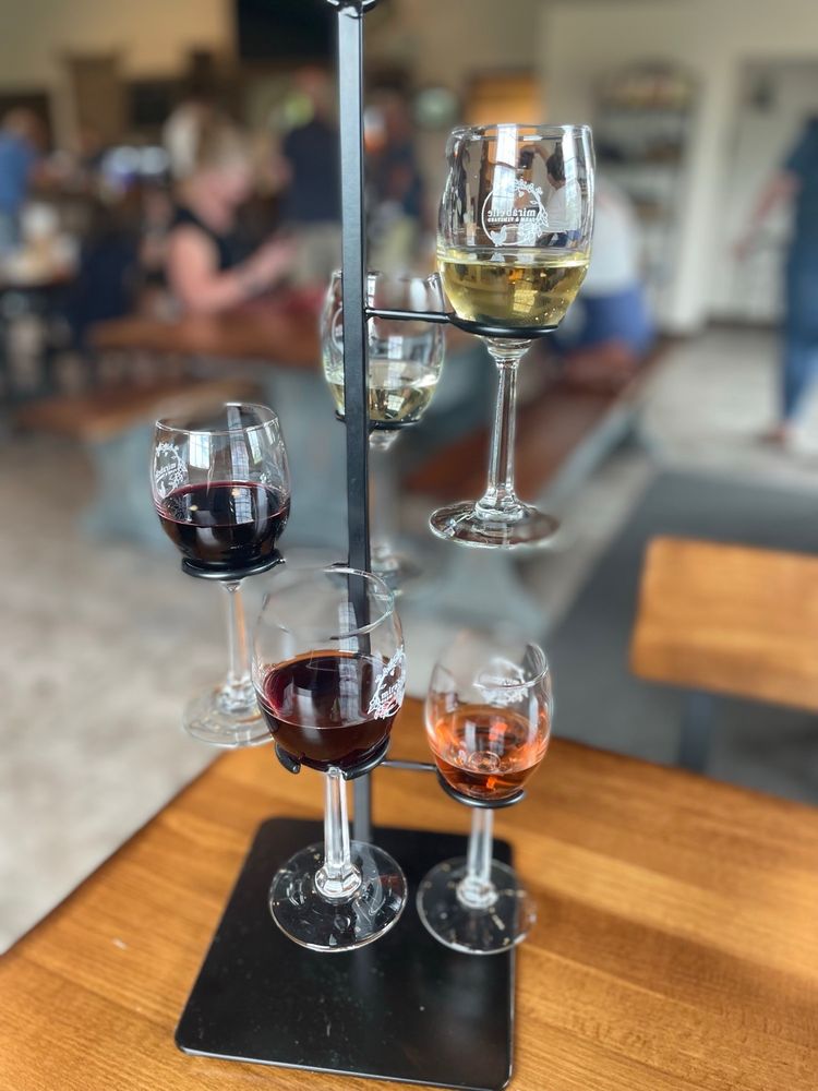 Mirabelle Farm & Vineyard Logo