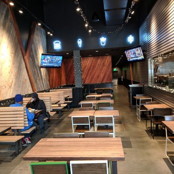 Shake Shack Perimeter Mall - Plenty of inside seating with TVs - Burgers Near Me - Atlanta, Georgia Shake Shack Perimeter Mall - Plenty of inside seating with TVs - Burgers Near Me - Atlanta, Georgia