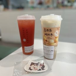 Watermelon Green Tea 西瓜啵啵 and Yuca Stewed Pear Milk Tea 木薯银耳秋梨冰奶 Watermelon Green Tea 西瓜啵啵 and Yuca Stewed Pear Milk Tea 木薯银耳秋梨冰奶