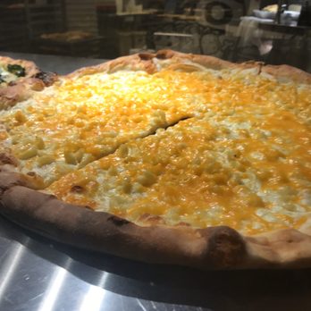 Ian’s Pizza Madison | State Street - Mac N' Cheese Pizza - Pizza Near Me - Madison, Wisconsin