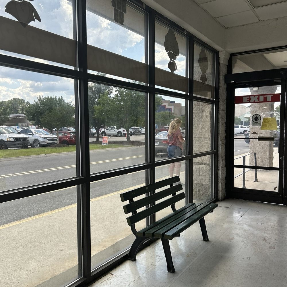 Ollie's Bargain Outlet - Really nasty foyer - Bookstores Near Me - Wilmington, North Carolina Ollie's Bargain Outlet - Really nasty foyer - Bookstores Near Me - Wilmington, North Carolina