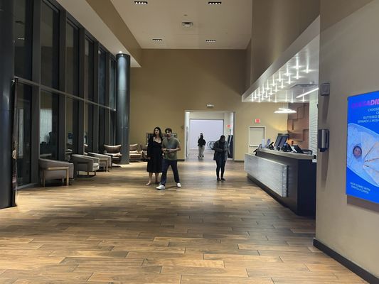 Cinepolis Luxury Cinemas Victory Park by null