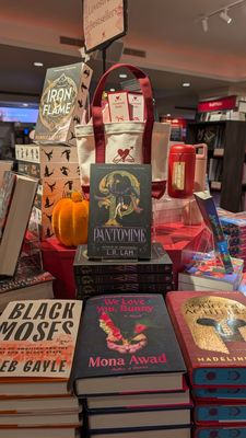 Lovestruck Books & Cafe by null