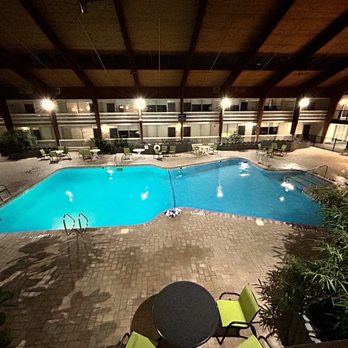 Four Points by Sheraton Eastham Cape Cod - Indoor pool - Hotels Near Me - Eastham, Massachusetts