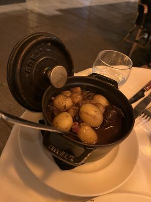 Au Bourguignon du Marais by null