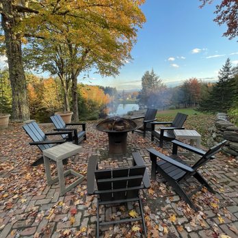 Edson Hill - Fire pit on the tavern's patio. - Hotels Near Me - Stowe, Vermont Edson Hill - Fire pit on the tavern's patio. - Hotels Near Me - Stowe, Vermont