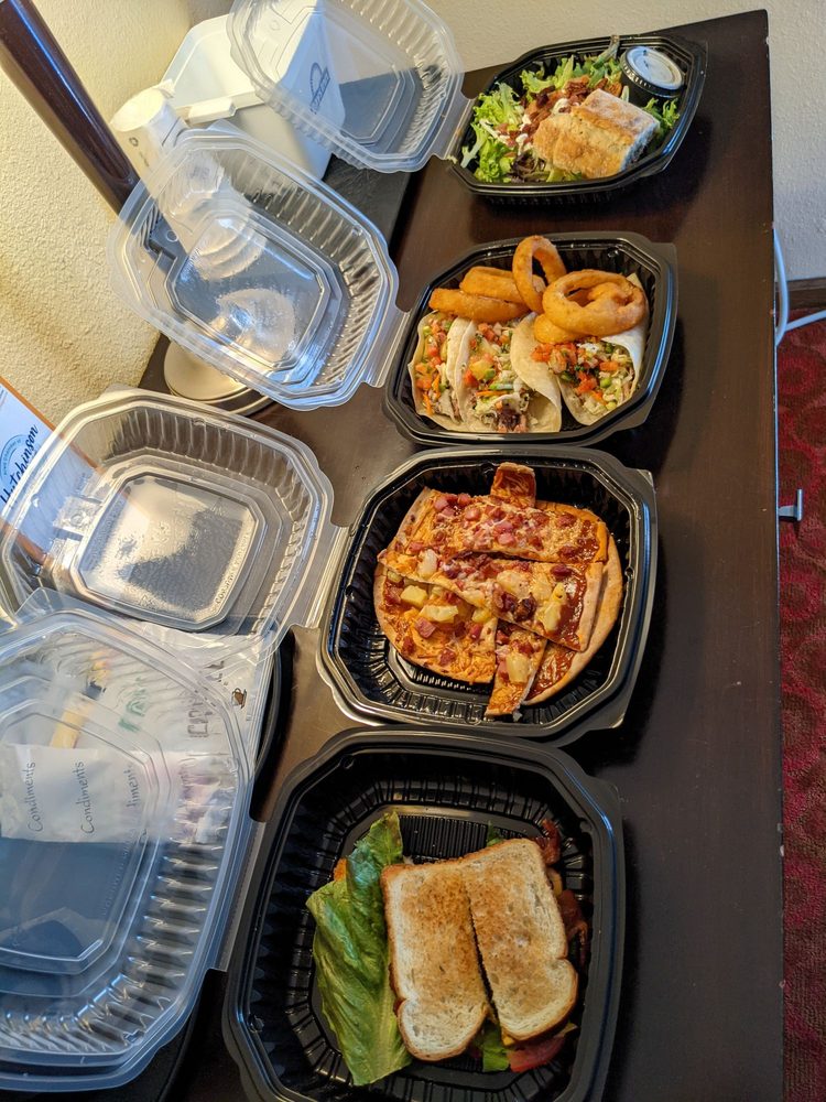 River House Kitchen & Drinks Logo