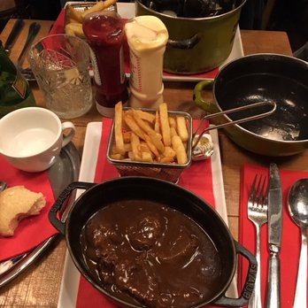 Le Clan des Belges - Flemish stew and white wine mussels - Belgian Near Me - Ixelles, BRU Le Clan des Belges - Flemish stew and white wine mussels - Belgian Near Me - Ixelles, BRU